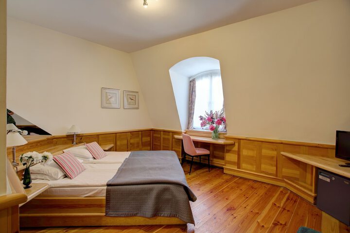 Room 20 of 42