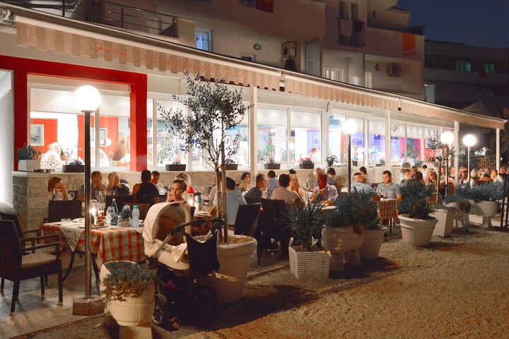 Dining Photos
