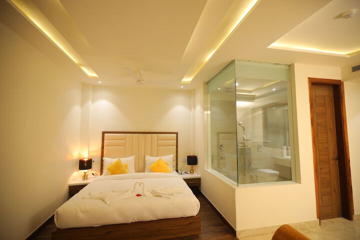 Room 48 of 61