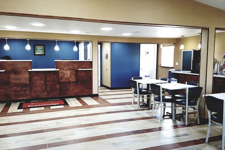 Business Center 34 of 37