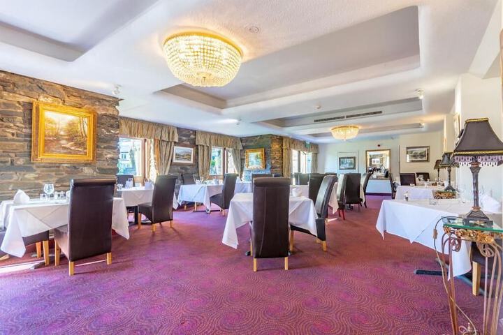 Dining 95 of 128