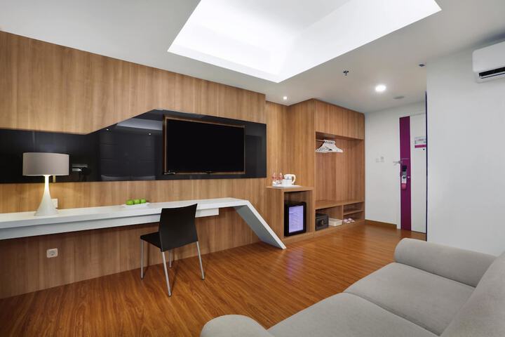 Room 8 of 25