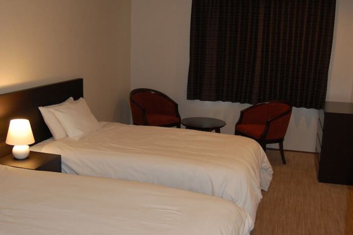 Room 8 of 44