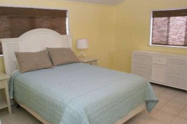 Room 11 of 32