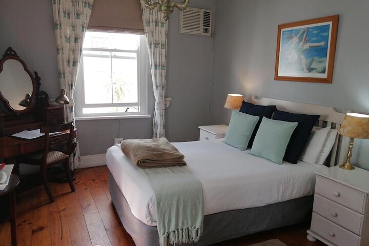 Room 9 of 46