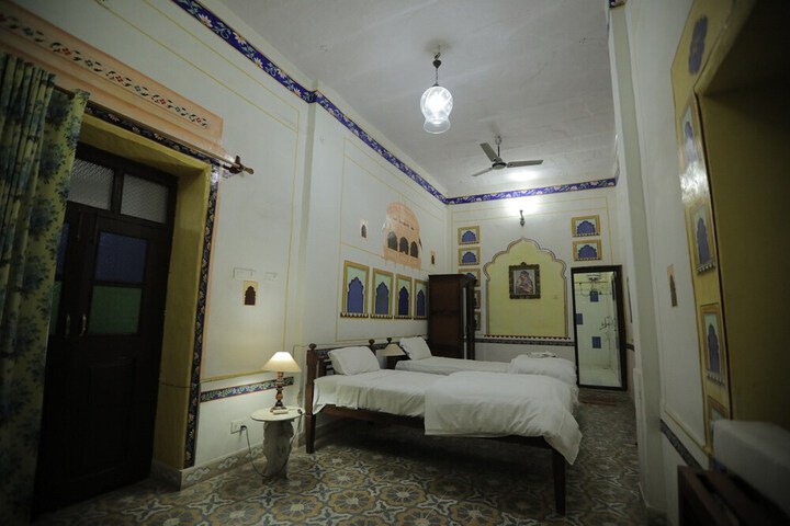 Room 5 of 14