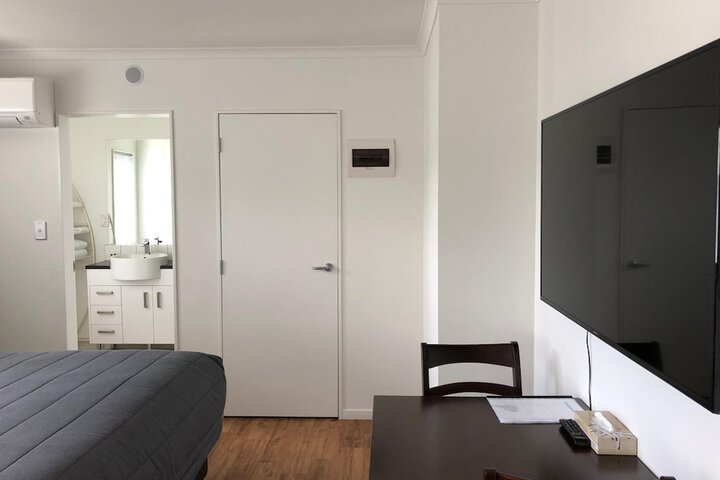 Room 4 of 31