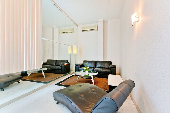 Room 16 of 36