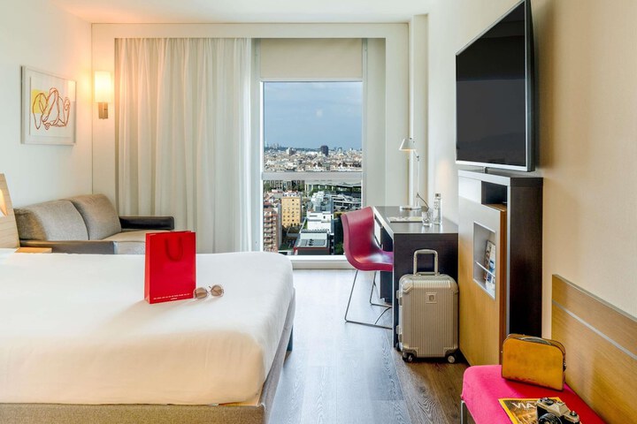 Room 27 of 141