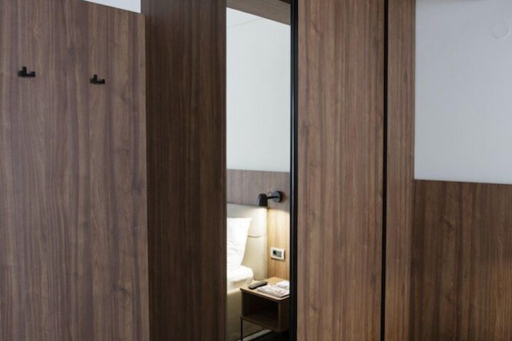 Room 20 of 62
