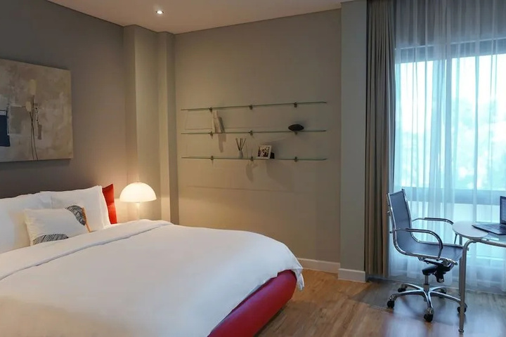 Room 5 of 15