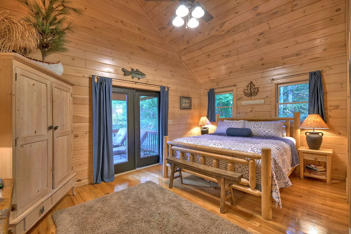 Room 2 of 4