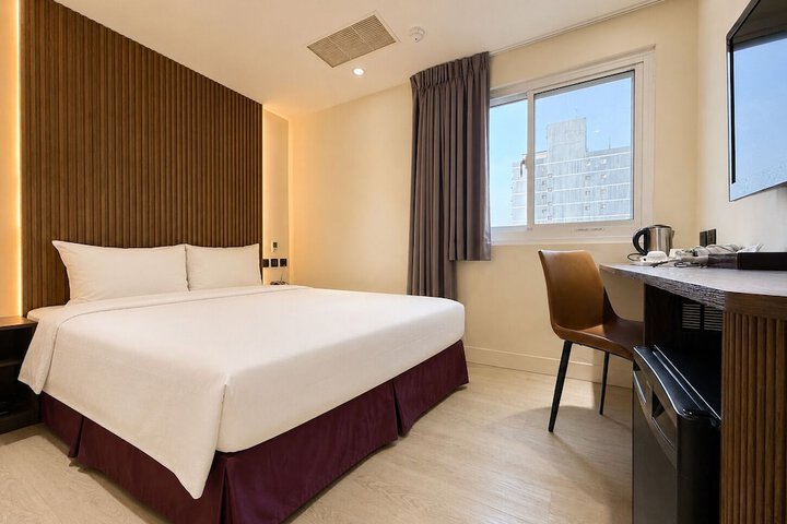 Room 104 of 160