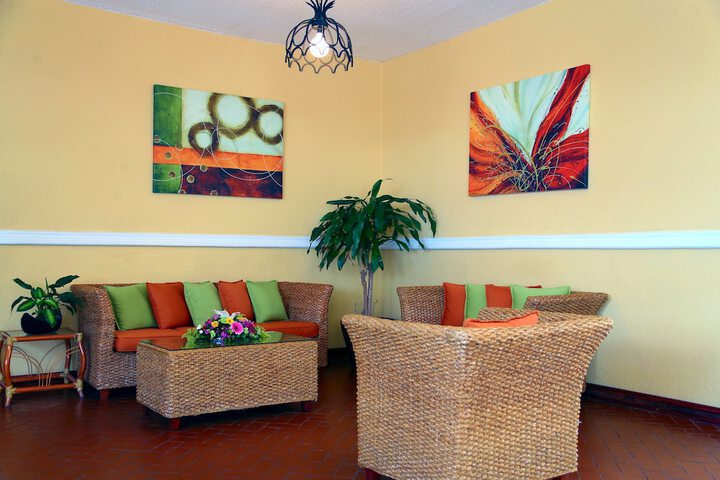 Entrance & Lobby