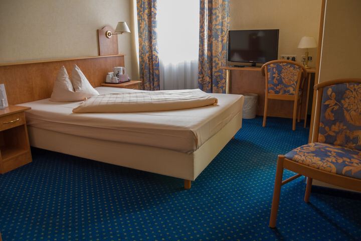 Room 2 of 47