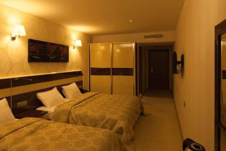 Room 20 of 53