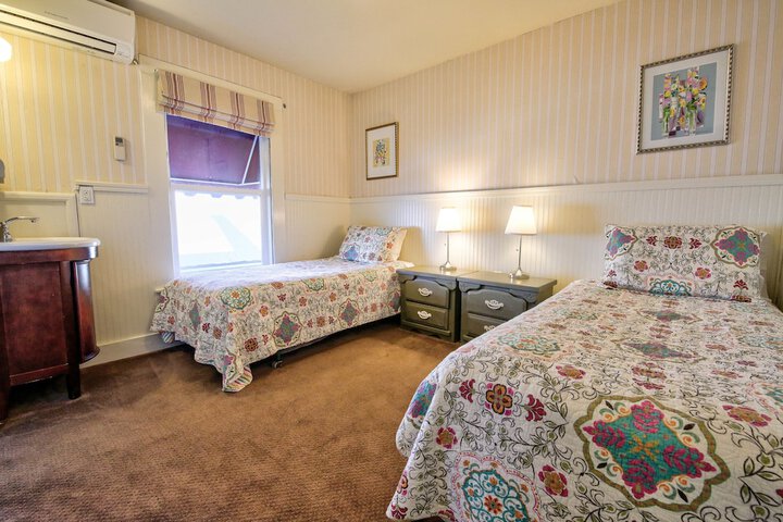 Room 16 of 42