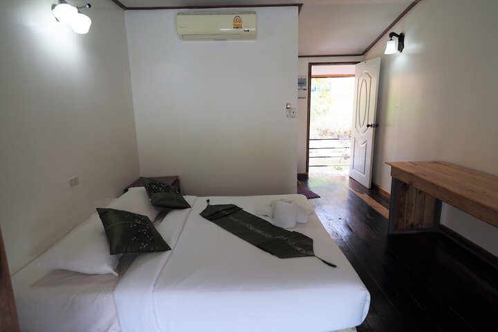 Room 6 of 52