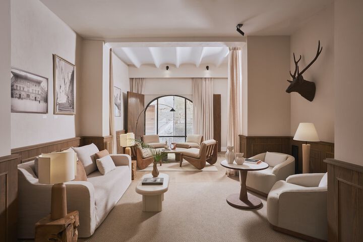 Entrance & Lobby