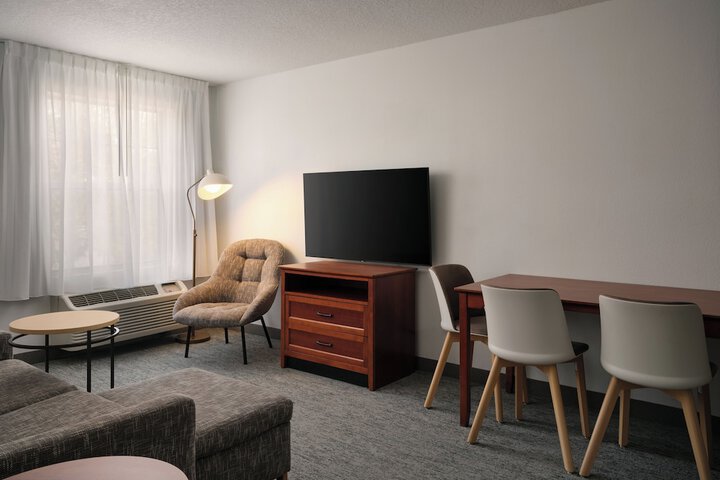 Room 19 of 32