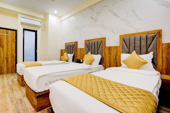 HOTEL BREEZE BAY