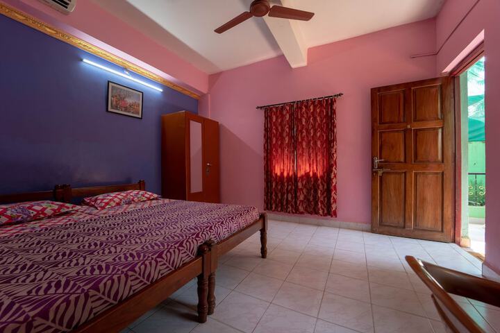 Room 5 of 20