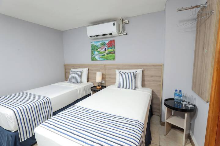 Room 3 of 21