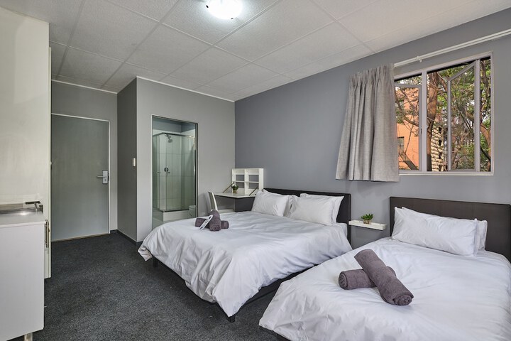 Room 22 of 34