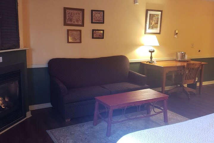 Room 23 of 259