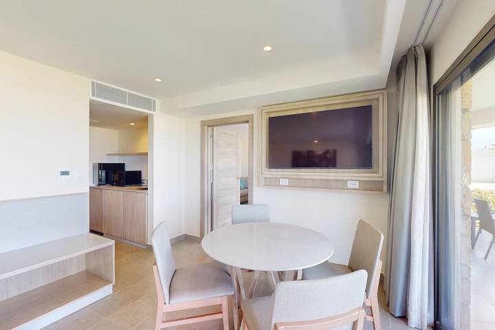 Room 121 of 235