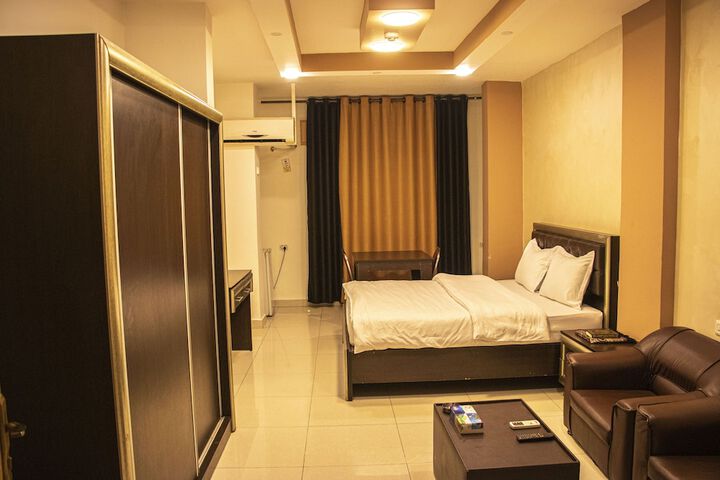 Room 7 of 29