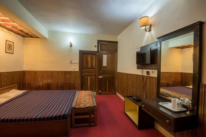 Room 3 of 5