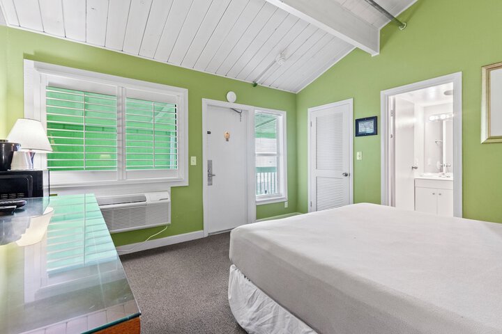 Room 2 of 25