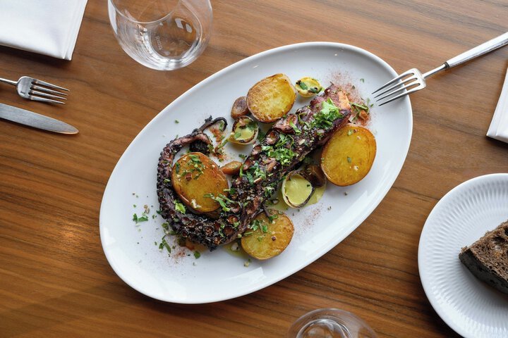 Dining 87 of 130