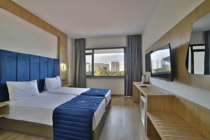Room 13 of 53