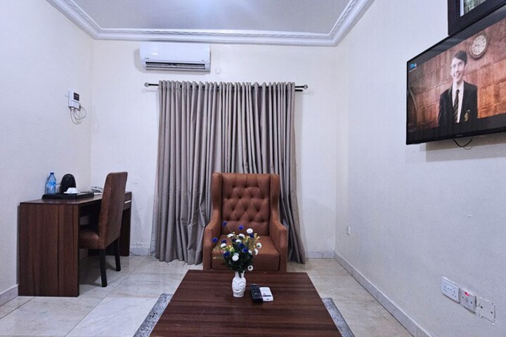 Room 34 of 81