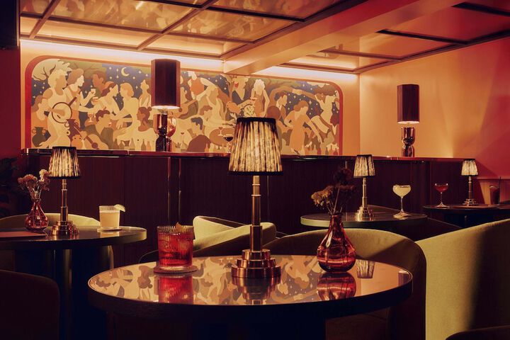 Lounge 64 of 75