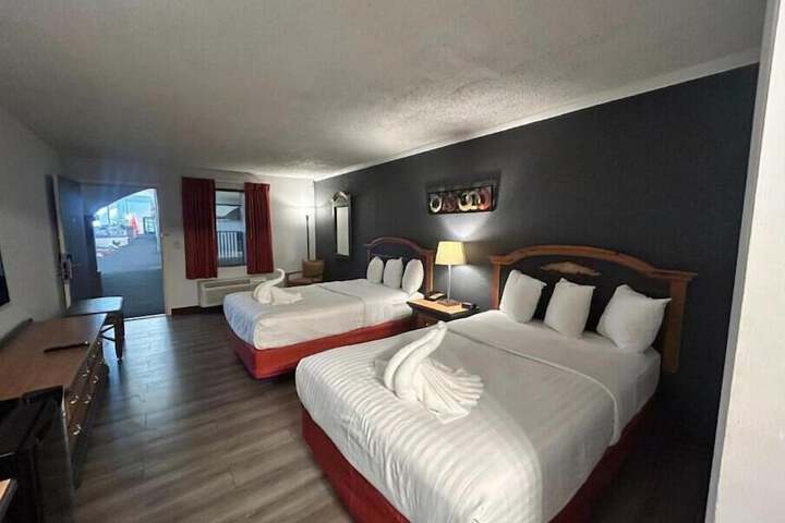 Room 8 of 30