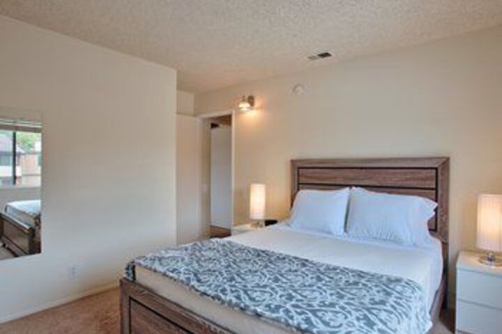Room 7 of 16