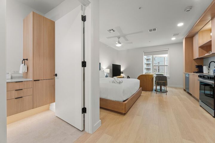 Room 26 of 184