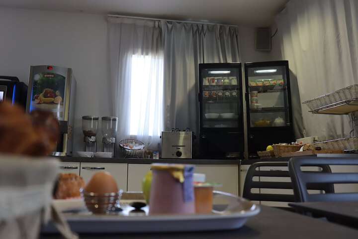 Breakfast/Coffee Service 30 of 45