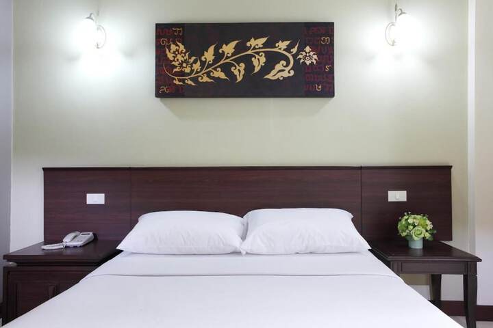 Room 10 of 98
