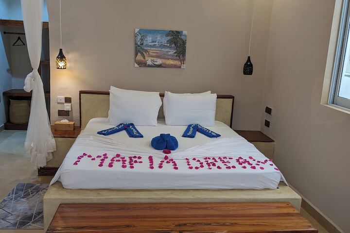 Room 10 of 43