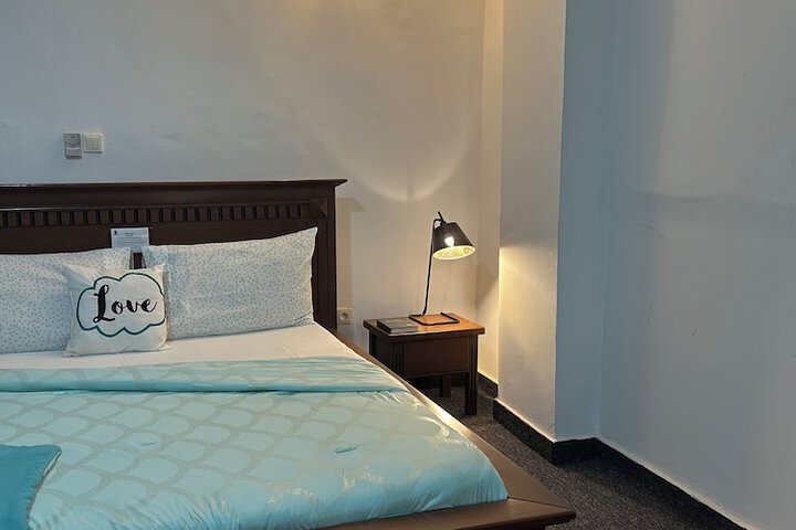 Room 73 of 307