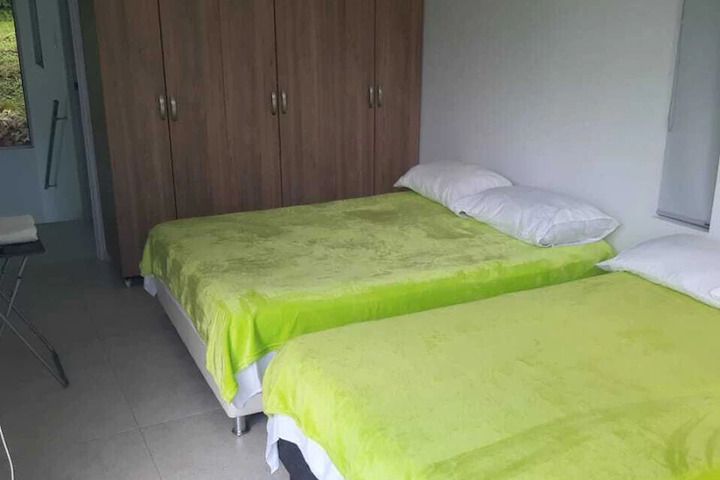 Room 5 of 10
