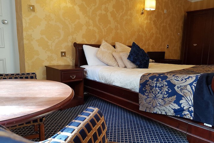 Room 13 of 94