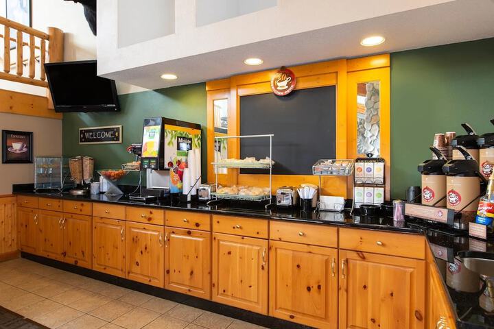 Breakfast/Coffee Service 48 of 55