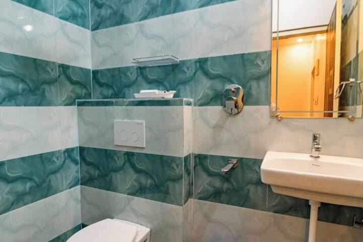 Room 13 of 17
