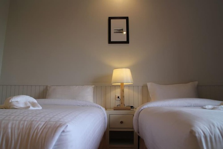 Room 11 of 66