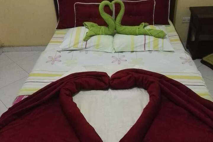 Room 8 of 9